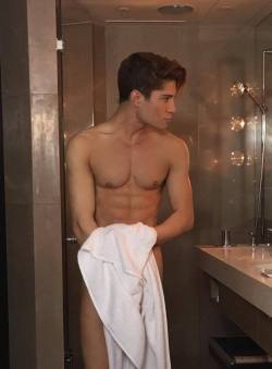 sdkomet: Like man and towel.