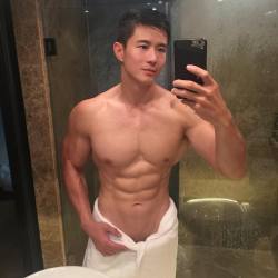 peterfeverblog:  I feel fresh after a #morningshower it’s going to be a great day. See you at #hongkongpride today. #selfie #peterfever #mirrorselfie  (at Hong Kong)