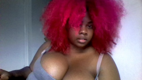 Porn photo shantrinas:  afros, boobs, belly rolls 