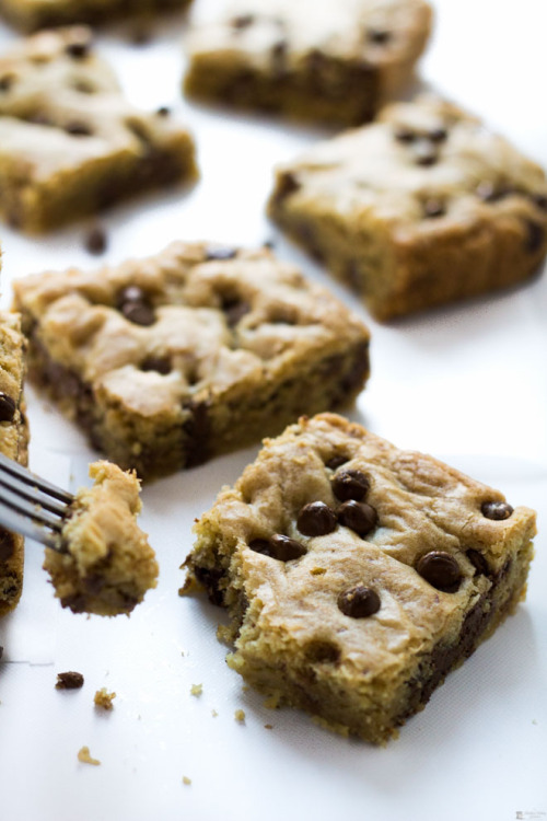 foodffs: Coconut Oil Chocolate Chip Cookie Bars Recipe source: Marsha’s Baking Addiction 