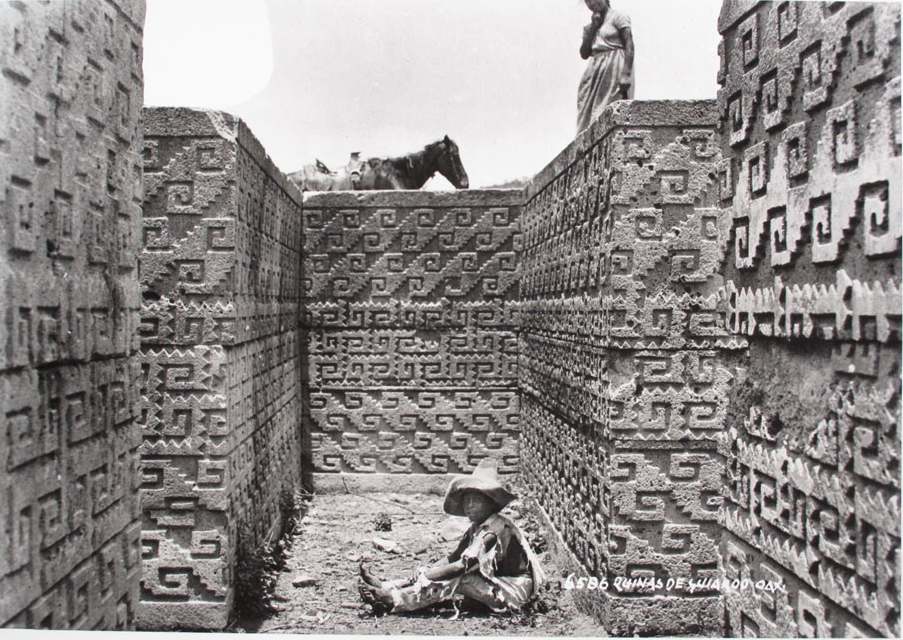 icaronycteris:  Mitla, 1921 x Hugo Brehme