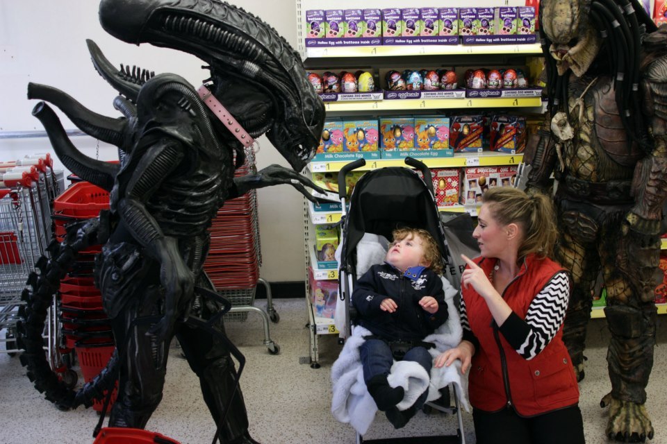 abialien:  Sorry Kid, I’m only after the egg’s.  yesss XD these are amazing