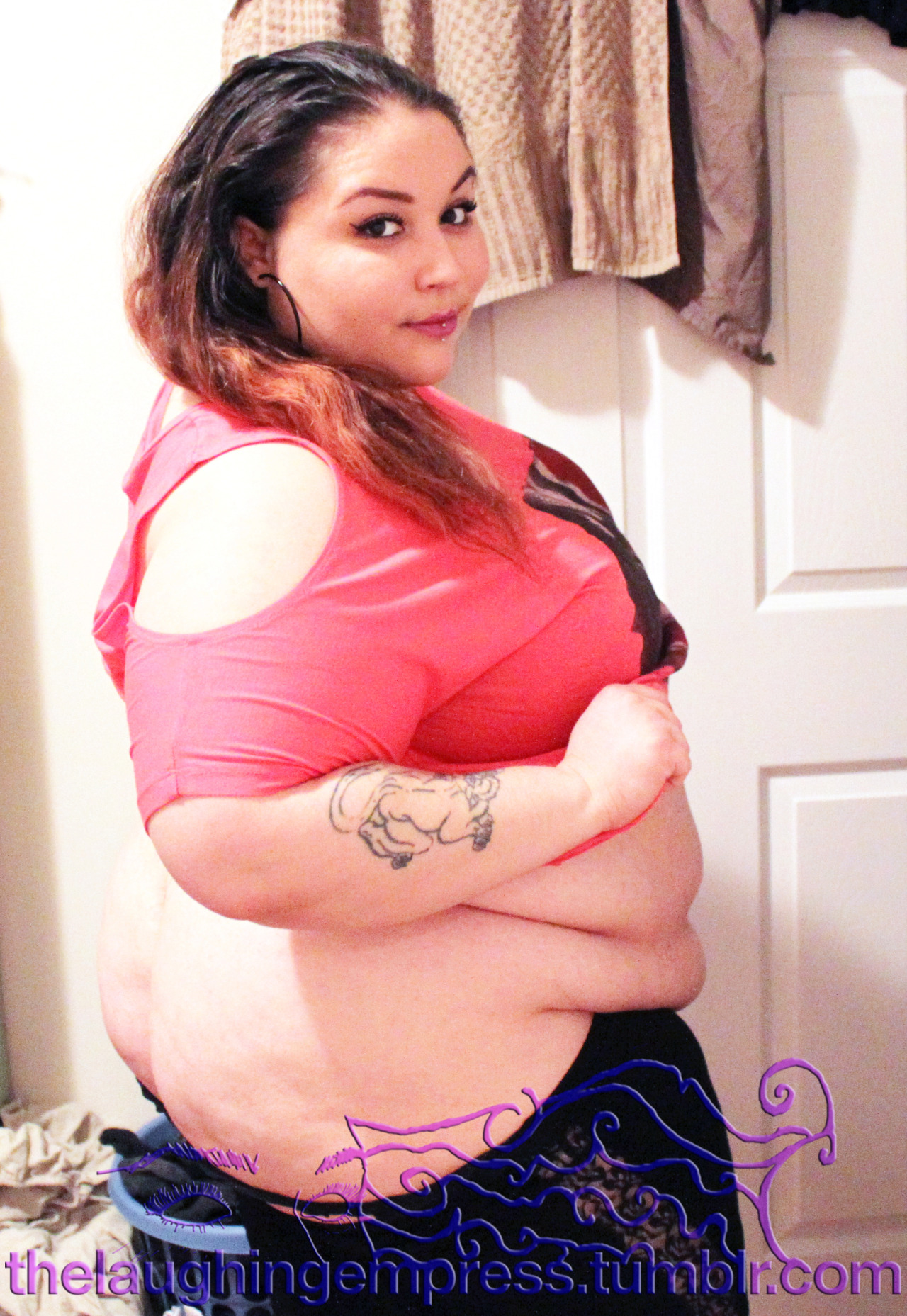 thelaughingempress:  I’ve got a big belly. And I love it :) I’ve got an even