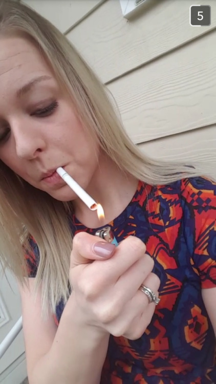 alphaomega888: I should be working but, I keep getting these distracting pictures. :-D Hot as fuck