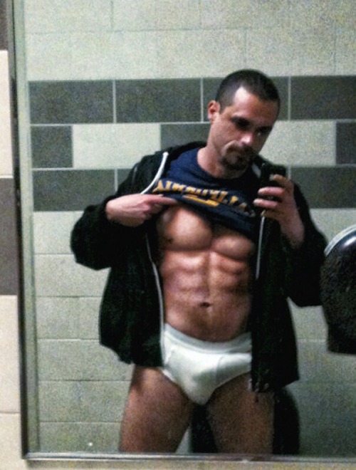 lockerpics:  Submit pics from the locker room to lockerpics@yahoo.com 