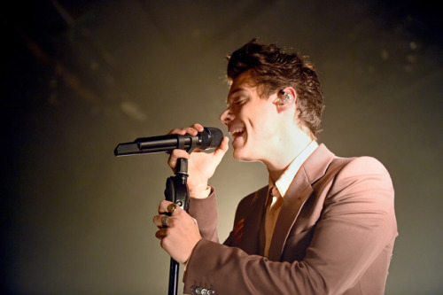 harrystylesdaily:Harry performing at the SiriusXM exclusive concert on May 17th (HQs)