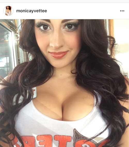 hootersmakesyouhappy:  lovely sexy hooters adult photos
