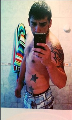 tontongrande:  Su wacho flaite para gozar pajeandose cabros rqls…..