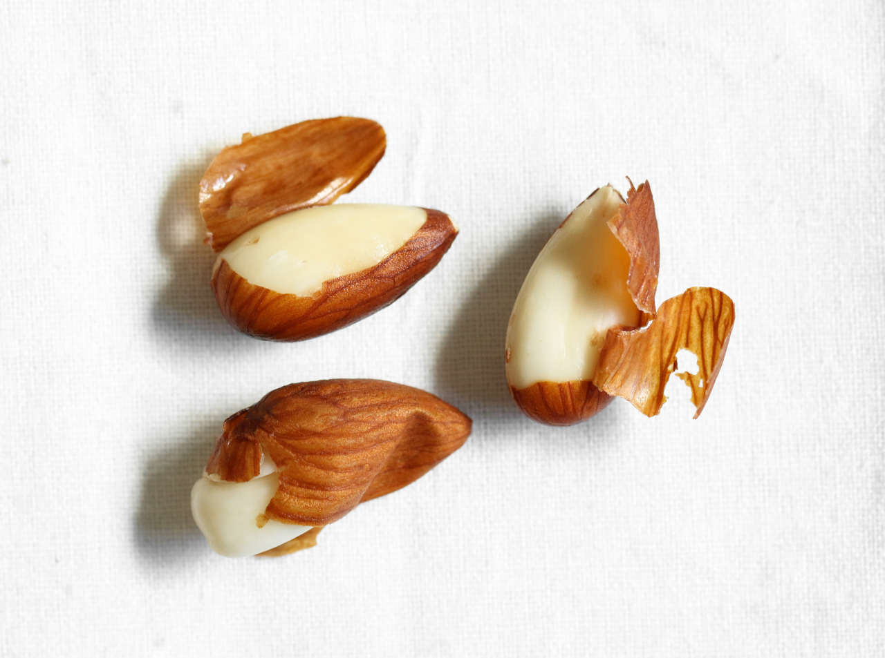 theveggroupie:  - - diy | Almond MilkIf you are still buying almond milk, stop. Just