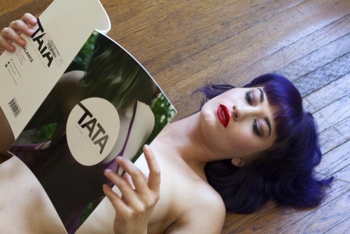 electricsexdoll: timothypatrick: Claire Eilleen enjoying her copy of TATA Magazine.shot by Timo