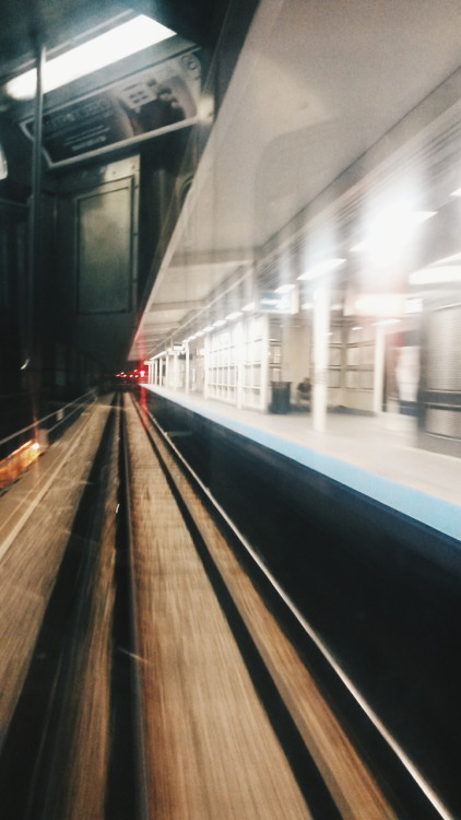 frijoliz: Late night train flicks. CHICAGO 2015