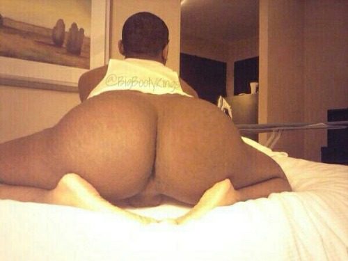 bbootyk:  BIG BOOTY FAVORITE(S) #3128-for more ass FOLLOW www.bigbootykings.tumblr.com-