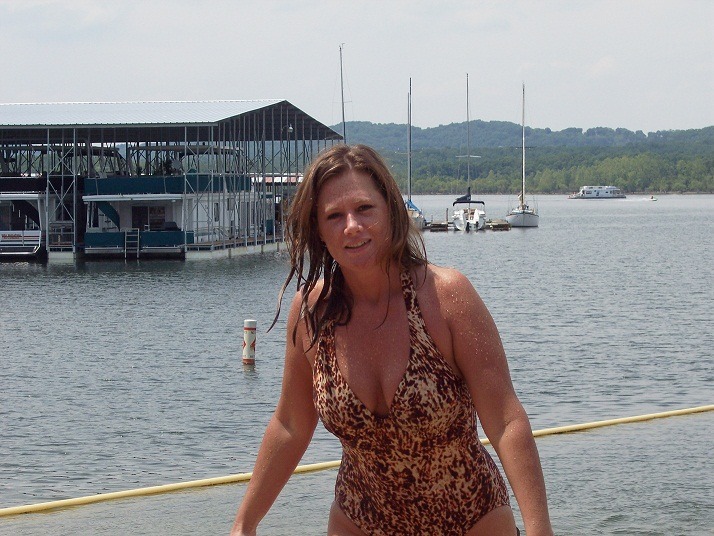 southuk3:  The loverly Milf Michelle from Iowa USA. Her hubby needs 30 reposts or