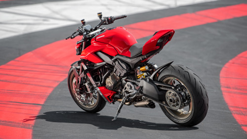 Ducati Streetfighter V4