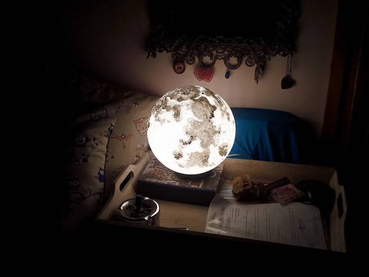 wordsnquotes:  culturenlifestyle: Stunning Hand Painted Painted Lamps Italian astrophysicist