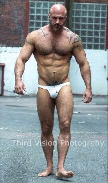 sweetazztyger40: nippig:  Scott Bolton aka vancouverbud  WWWWWWOOOOOOFFFFFF DADDY😍😍,CUM