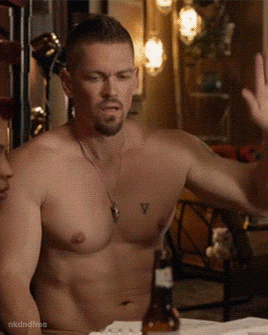 hotfamousmen:Steve Howey