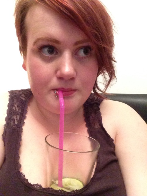 slutmuffins:Thought you should all know that I’m browsing tumblr with my gin & tonic safely stas