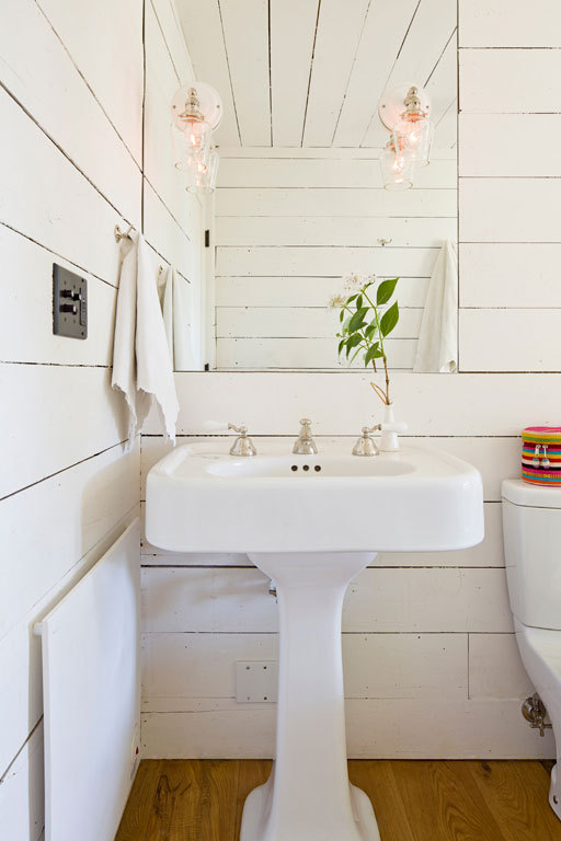 tinyhousetown:  A reclaimed 540-square-feet home located 15 minutes north of Portland,