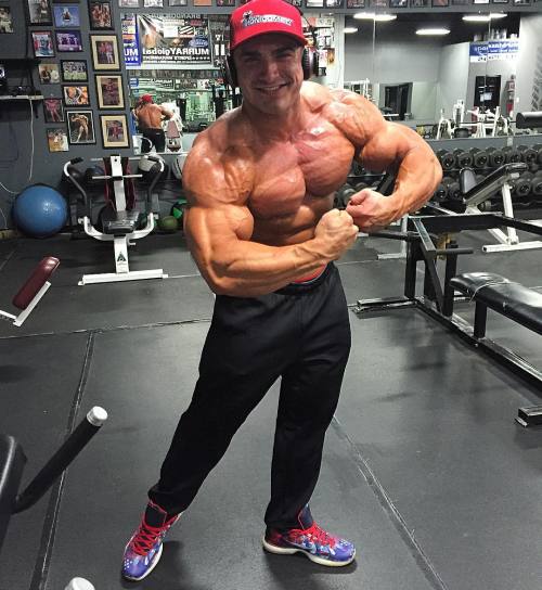 themuscleworshipdiaries:  American bodybuilder Cody Montgomery looking as painfully handsome and gloriously shredded as he ever has!