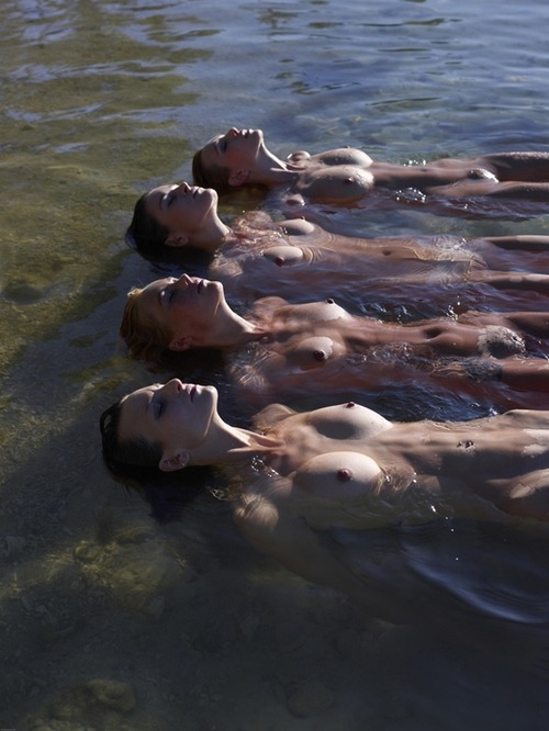 nudeposes:  Pure Nude blog: http://pure-nude.tumblr.com 