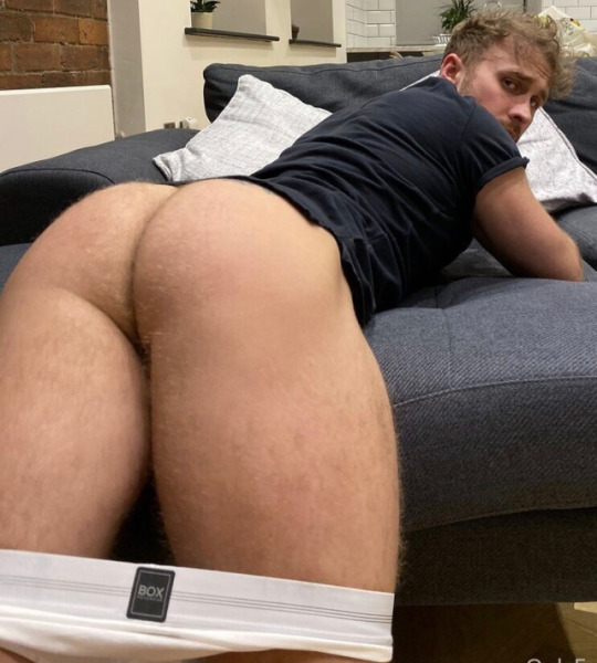 footballsweetcheeks:Fuzzy butts are the cutest butts, especially these blonde haired peach fuzzy butts.  So cute!