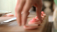 all-things-lilly:  caribbeanprep:  thewesternchicken:  The Perfect Macaroon (x) 