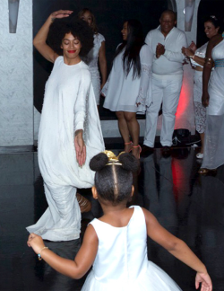 thequeenbey: Solange and Blue dancing at