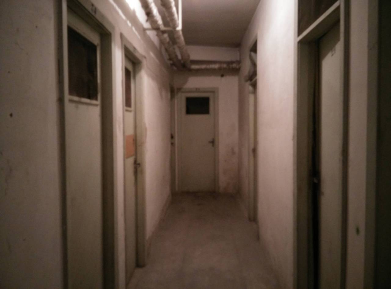 sixpenceee:  Reddit user Elvecio visited his parents old house. It’s empty now.