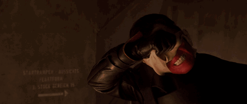kravemychocolatekurves:  chickenslikethedickens:  HUGO WEAVING - The Ultimate Nerd