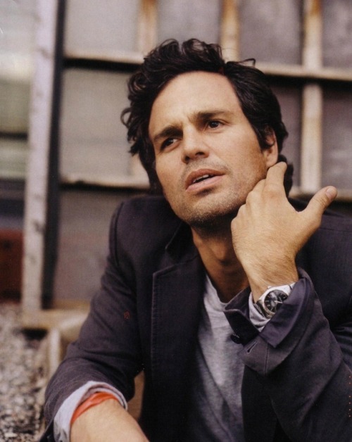Mark Ruffalo: 5.5 inchesWhy: Mark is sure to ruff you up in bed. His Bruce bopper is a real fox-catcher, which is why it’s in the spotlight of your mind. Keep your hulk hard, baby girl.  #mark ruffalo#bruce banner#infinity war#hulk#avengers