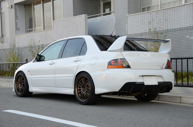 jasonkha:  2006 EVO IX on Volk RE30s.