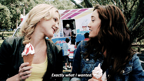 zamierv00:  Lesbian….