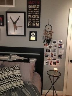mas0nj4r:  My happy place 🖤  I need this room 