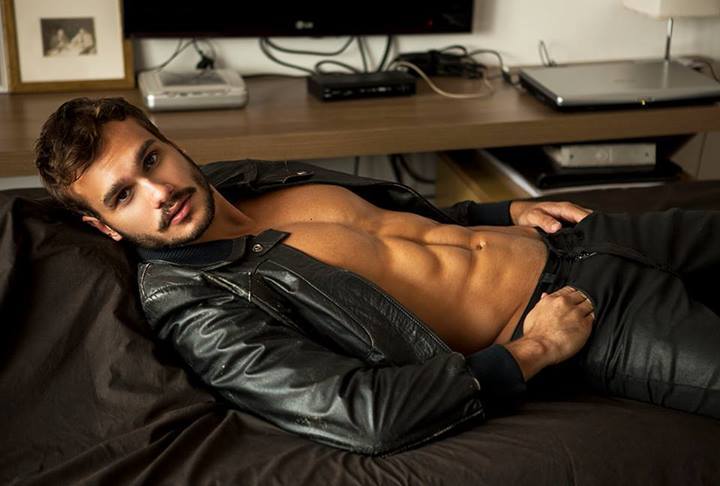 meniloveat5280:  Follow for over 100,000 examples of The Art of Man.  With over 30,000