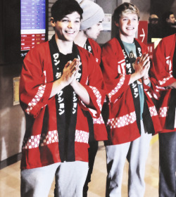 paynut-blog:   Zayn, Louis and Niall in Japan.