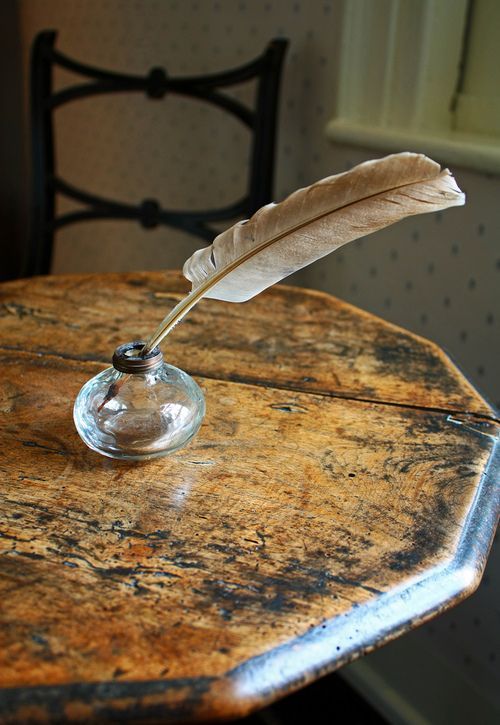 melusineh:Jane Austen’s writing table, Hampshire, England                    