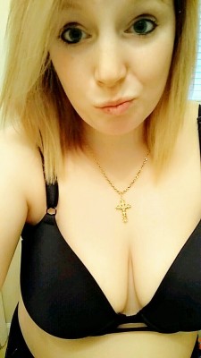 Taybaybee22 is brand spanking new around here, show her some love 
