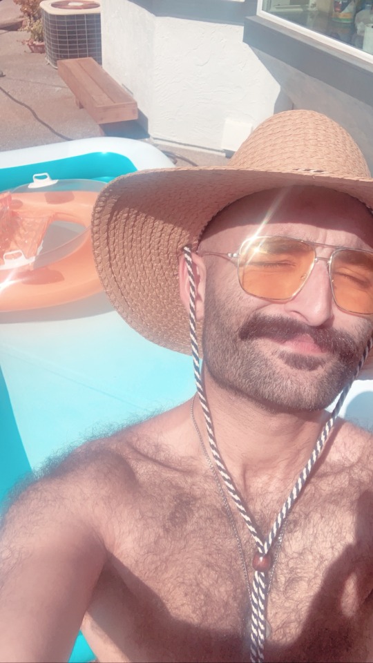 veter-dan:I miss my kiddie pool.