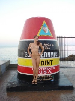 n8kdrunner:  I would love to put a camera at this landmark just to see how many people take naked pics here in a day.