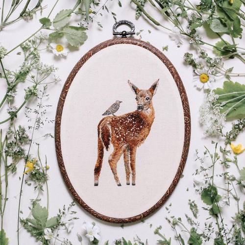 wildsweetling: UP FOR AUCTION | Fawn &amp; Friend | 7x5&quot; oval hoop. Please place bids i