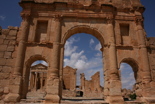 classicalmonuments: Antonine Gate Sbeitla, tunisia 139 CE The arch is leading into the open courtyar