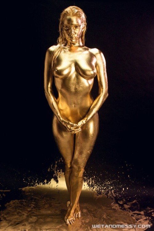 femalebodyfetish:Golden LizSource: wetandmessy.comModel: porn pictures