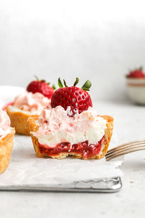 daily-deliciousness:  Mini strawberry tarts