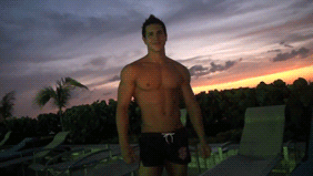 romy7:  Alan Valdez Hotness aside, will you look at that sky! 
