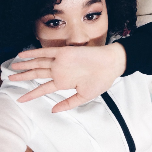 crushly:  this sweater is so soft and warm i have a pair of sweat pants that came with it they’re bomb too. I love it but the only thing i dont like is that the top part is a little see through and anyways you can get it here and my instagram:@itscrushly