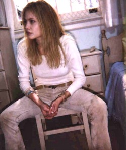 Le-Jolie:  Full Size, Unedited Pics Of Angelina On The Set Of Girl, Interrupted.