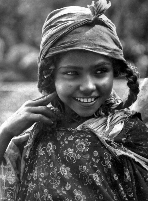  Jeune tunisienne, circa 1908 par Lehnert et Landrock 