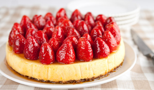 im-horngry:  Strawberry Cheesecake - As Requested!
