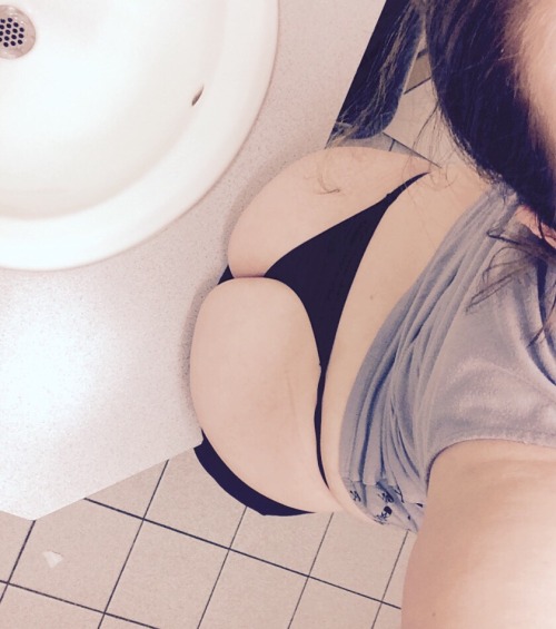 bored at work #nsfw #palegirls porn pictures